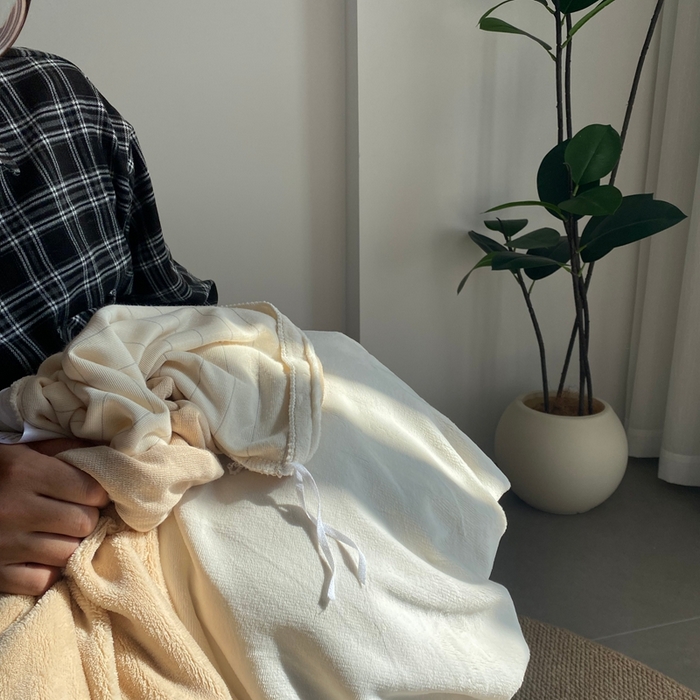 91家纺网 家纺一手货源 找家纺 佳笠家居 2025年新款250g全消光牛奶绒单被套 咖拼白