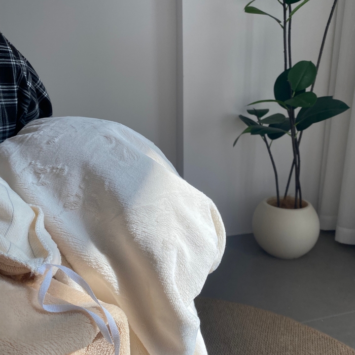 91家纺网 家纺一手货源 找家纺 佳笠家居 2025年新款250g全消光牛奶绒单被套 咖拼白