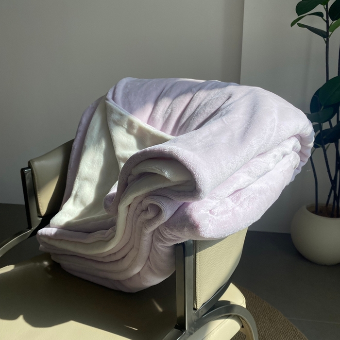 91家纺网 家纺一手货源 找家纺 佳笠家居 2025年新款250g全消光牛奶绒单被套 紫拼白