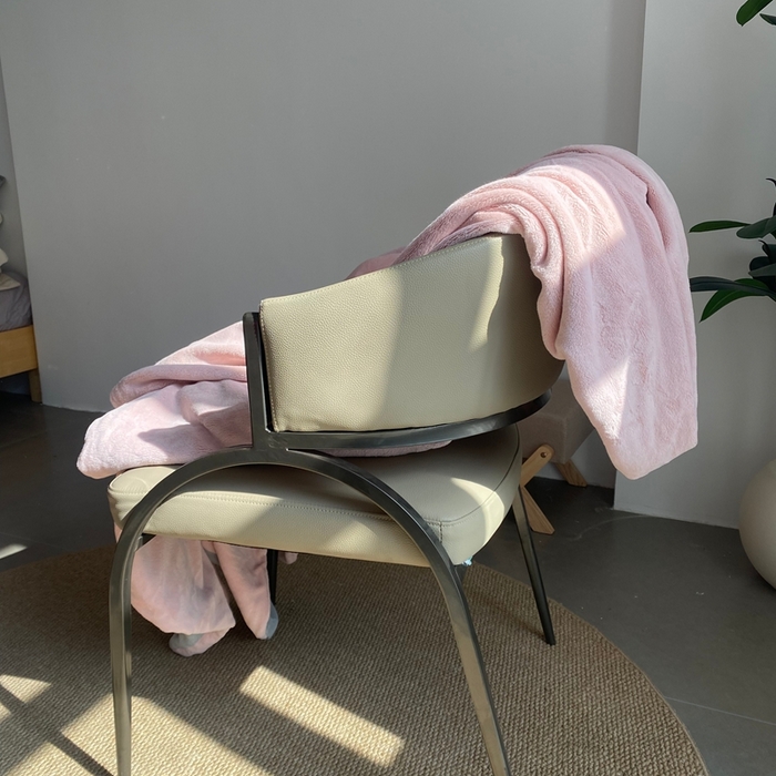 91家纺网 家纺一手货源 找家纺 佳笠家居 2025年新款250g全消光牛奶绒单被套 粉拼灰