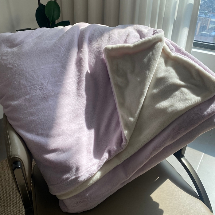 91家纺网 家纺一手货源 找家纺 佳笠家居 2025年新款250g全消光牛奶绒单被套 紫拼白