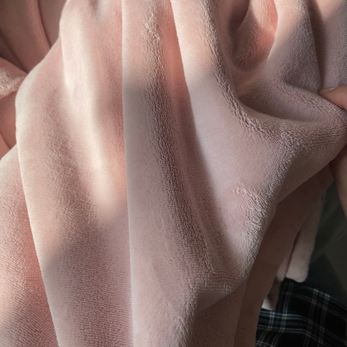 91家纺网 家纺一手货源 找家纺 佳笠家居 2025年新款250g全消光牛奶绒单被套 粉拼灰