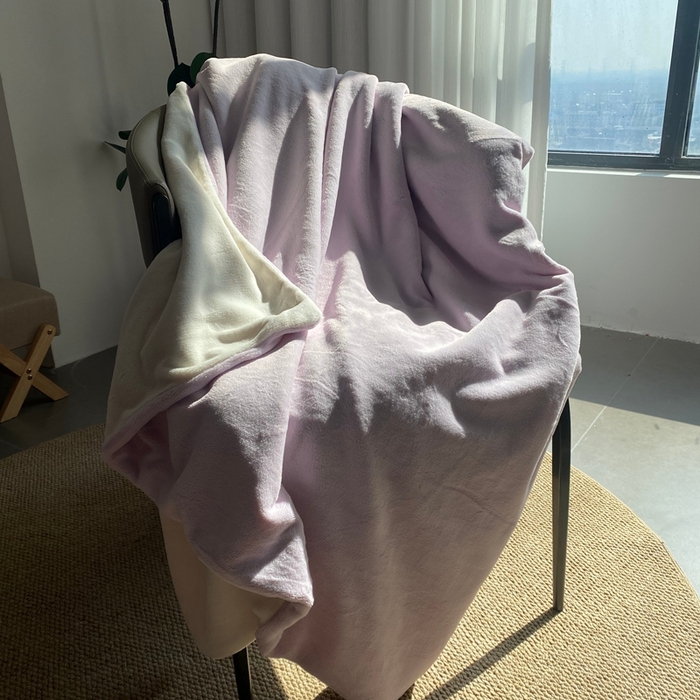 91家纺网 家纺一手货源 找家纺 佳笠家居 2025年新款250g全消光牛奶绒单被套 紫拼白