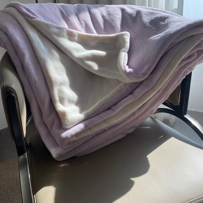 91家纺网 家纺一手货源 找家纺 佳笠家居 2025年新款250g全消光牛奶绒单被套 紫拼白