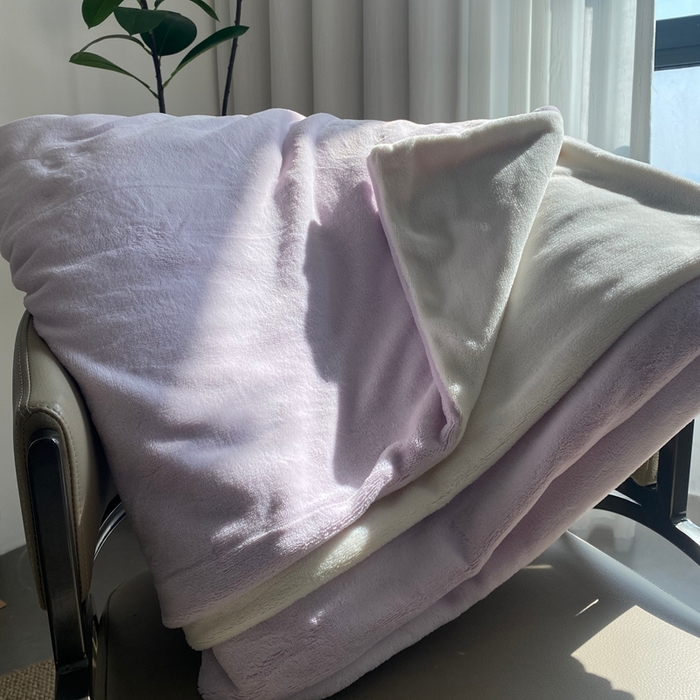91家纺网 家纺一手货源 找家纺 佳笠家居 2025年新款250g全消光牛奶绒单被套 紫拼白