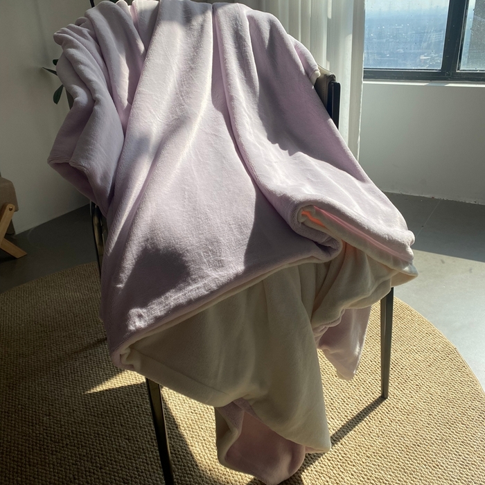 91家纺网 家纺一手货源 找家纺 佳笠家居 2025年新款250g全消光牛奶绒单被套 紫拼白