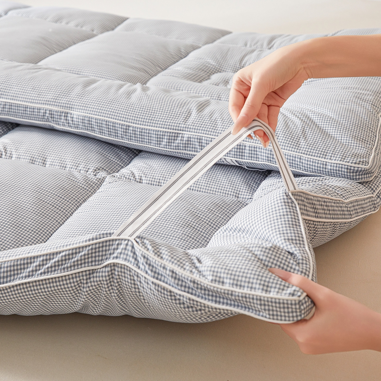 91家纺网 家纺一手货源 找家纺 魅图家纺 2025新款水洗棉新疆棉花床垫床褥-小格系列 小格-蓝