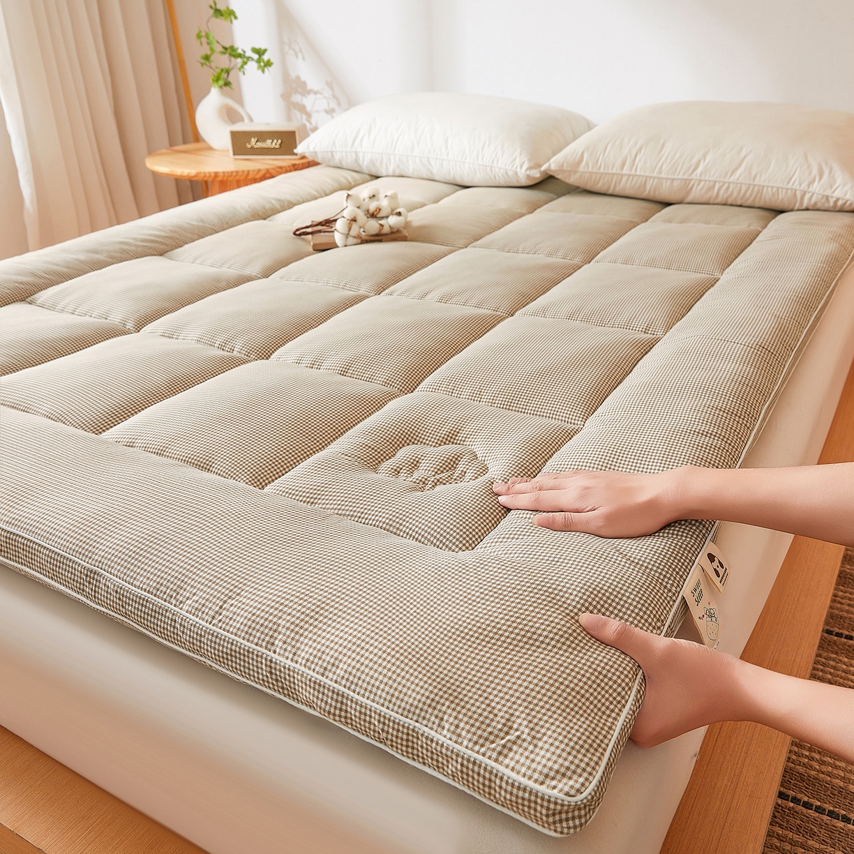 91家纺网 家纺一手货源 找家纺 魅图家纺 2025新款水洗棉新疆棉花床垫床褥-小格系列 小格-卡其