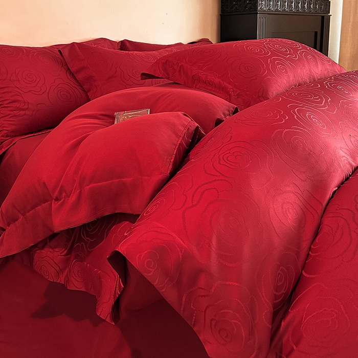 91家纺网 家纺一手货源 找家纺 置顶家纺 2025新款亲肤提花玫瑰婚庆四件套 玫瑰予你-安可拉红