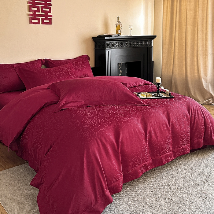 91家纺网 家纺一手货源 找家纺 置顶家纺 2025新款亲肤提花玫瑰婚庆四件套 玫瑰予你-大红