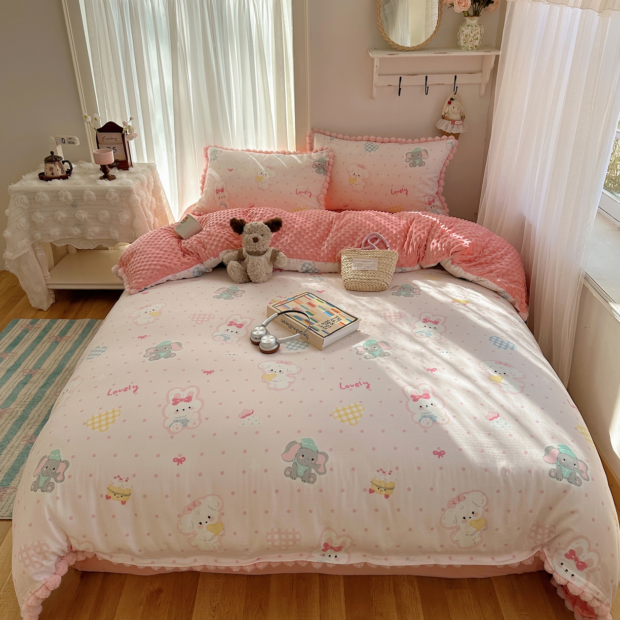 91家纺网 家纺一手货源 找家纺 Sweet dreams甜梦 2025新款双层纱豆豆绒棉加绒四件套 童趣王国