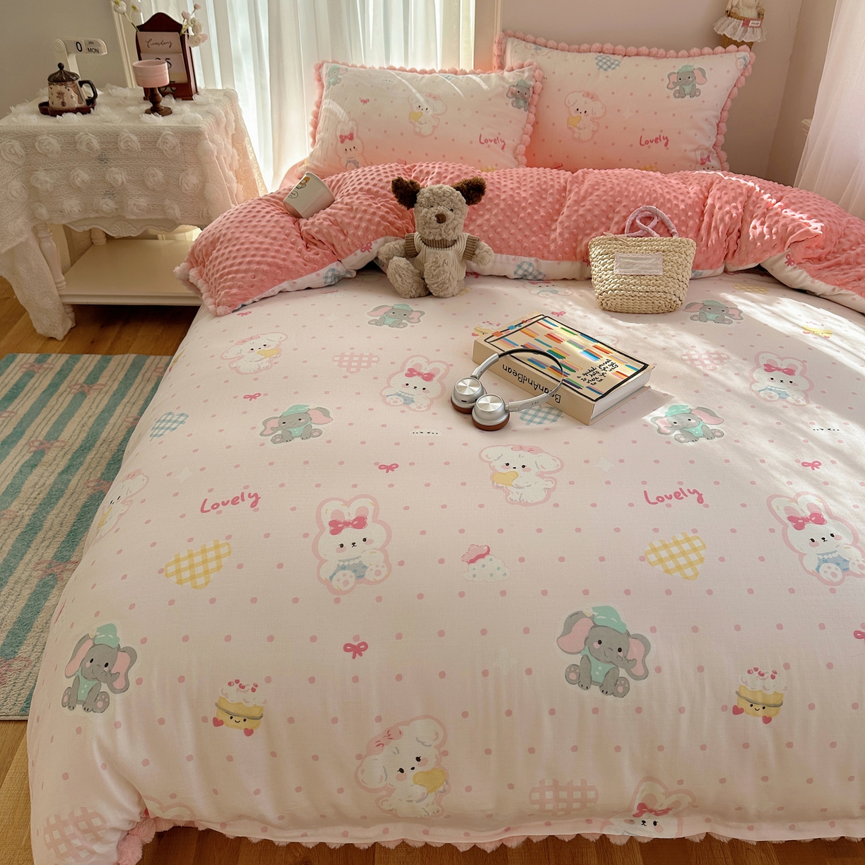 91家纺网 家纺一手货源 找家纺 Sweet dreams甜梦 2025新款双层纱豆豆绒棉加绒四件套 童趣王国