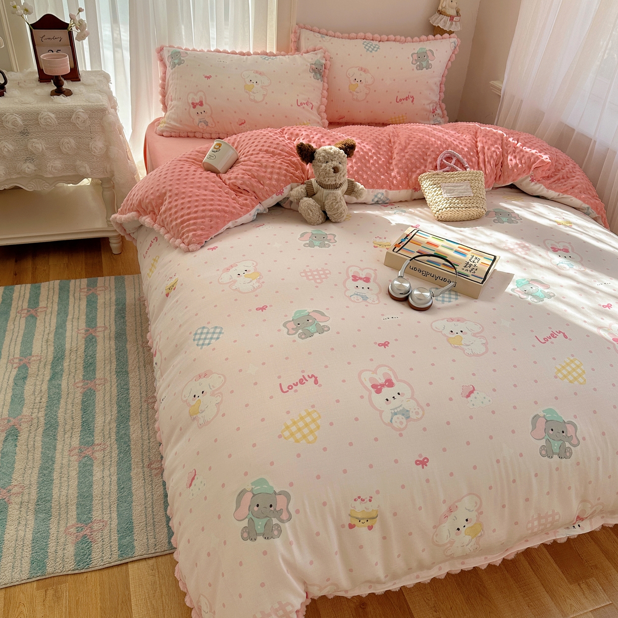 91家纺网 家纺一手货源 找家纺 Sweet dreams甜梦 2025新款双层纱豆豆绒棉加绒四件套 童趣王国