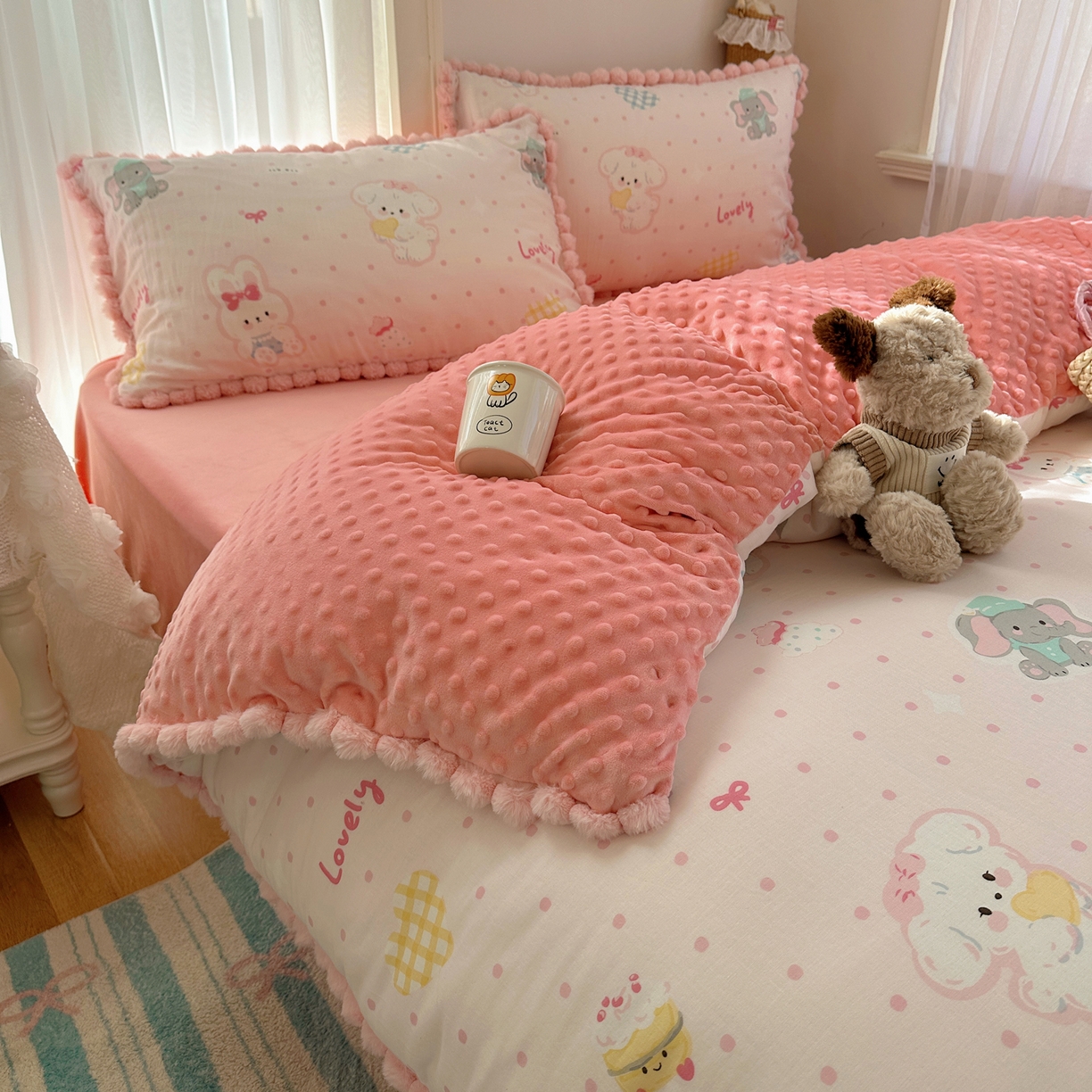 91家纺网 家纺一手货源 找家纺 Sweet dreams甜梦 2025新款双层纱豆豆绒棉加绒四件套 童趣王国