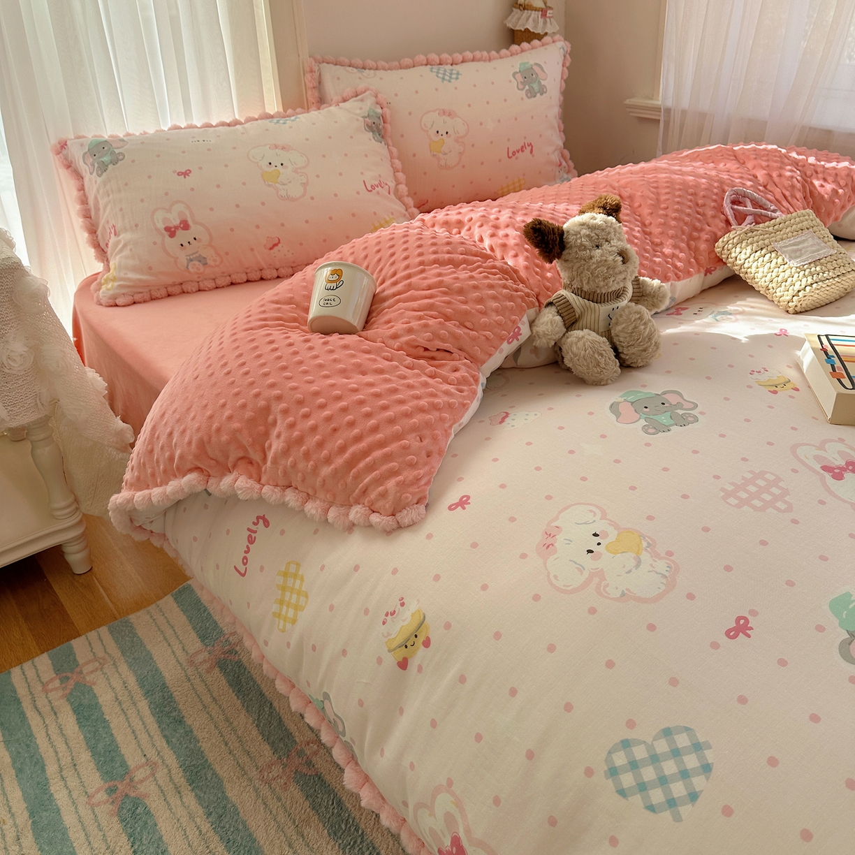 91家纺网 家纺一手货源 找家纺 Sweet dreams甜梦 2025新款双层纱豆豆绒棉加绒四件套 童趣王国