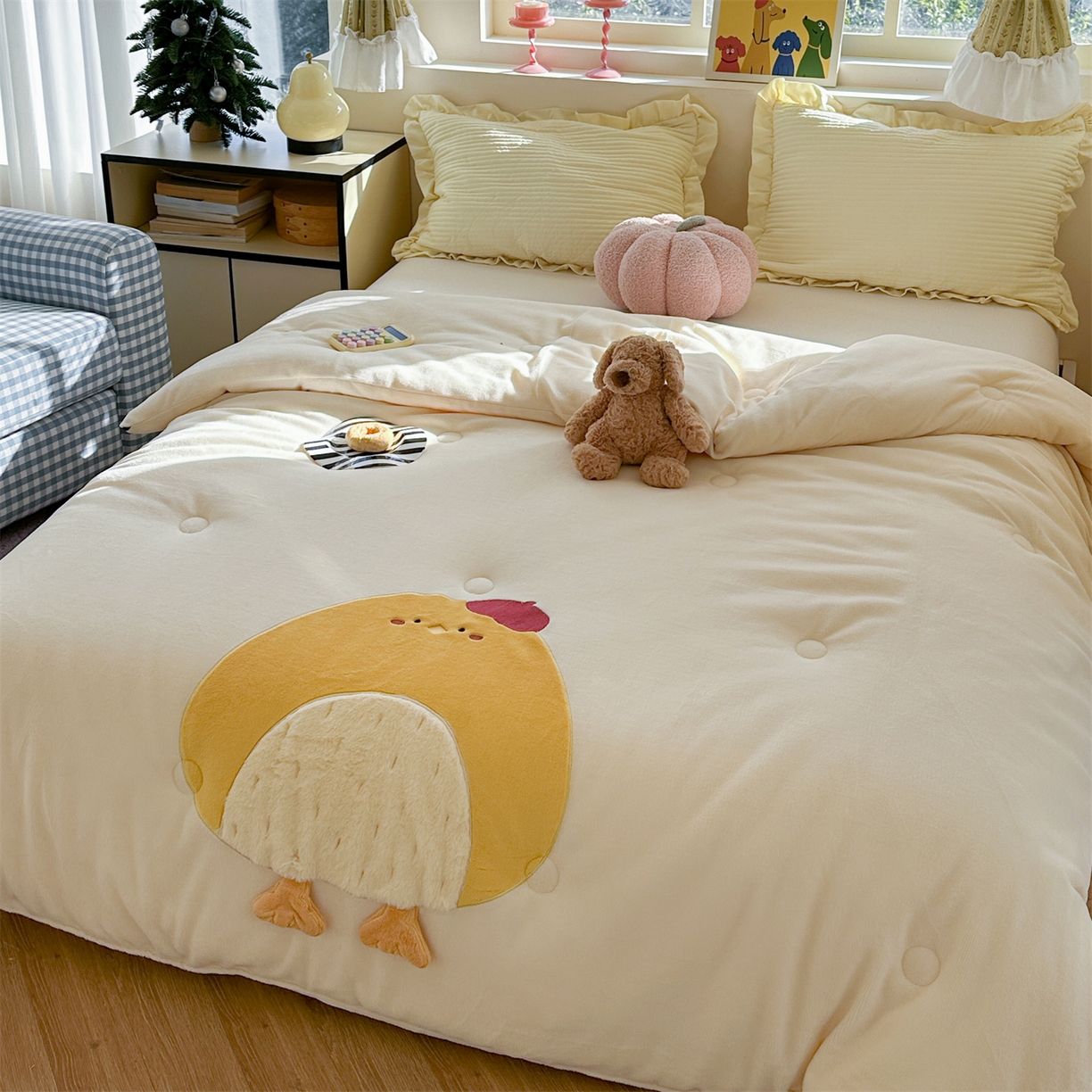 91家纺网 家纺一手货源 找家纺 暖生活 2025新款立体牛奶绒小毛球系列秋冬被被子被芯 小黄鸡