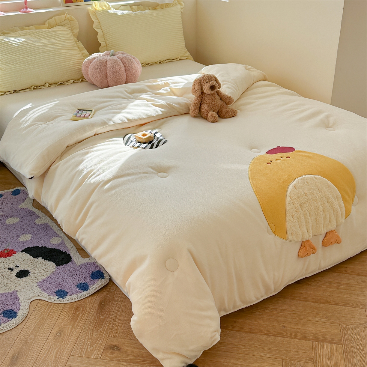 91家纺网 家纺一手货源 找家纺 暖生活 2025新款立体牛奶绒小毛球系列秋冬被被子被芯 小黄鸡