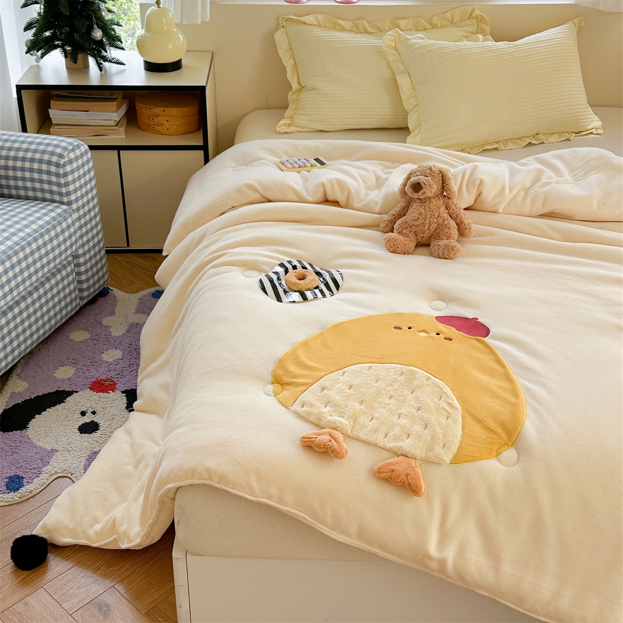 91家纺网 家纺一手货源 找家纺 暖生活 2025新款立体牛奶绒小毛球系列秋冬被被子被芯 小黄鸡