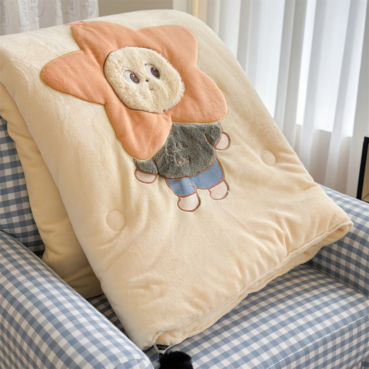 91家纺网 家纺一手货源 找家纺 暖生活 2025新款立体牛奶绒小毛球系列秋冬被被子被芯 星星宝贝