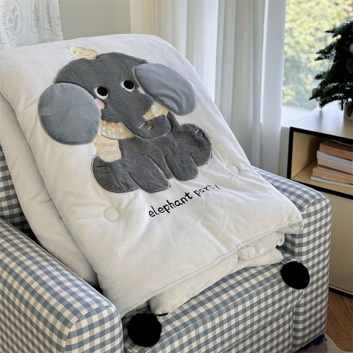 91家纺网 家纺一手货源 找家纺 暖生活 2025新款立体牛奶绒小毛球系列秋冬被被子被芯 小象和小鸡