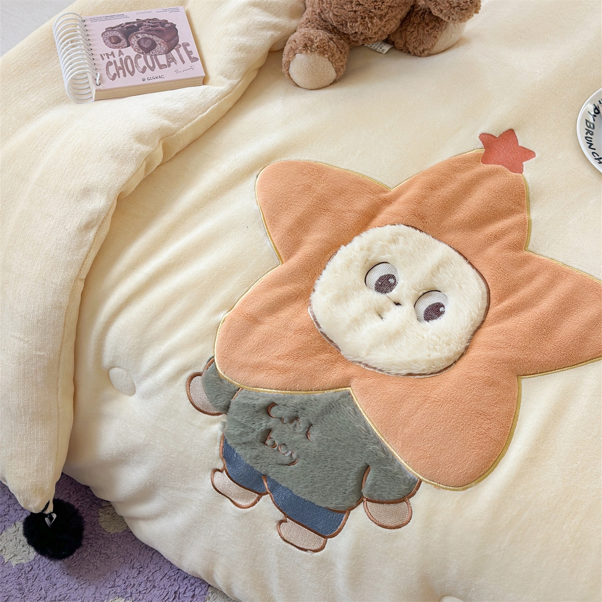 91家纺网 家纺一手货源 找家纺 暖生活 2025新款立体牛奶绒小毛球系列秋冬被被子被芯 星星宝贝