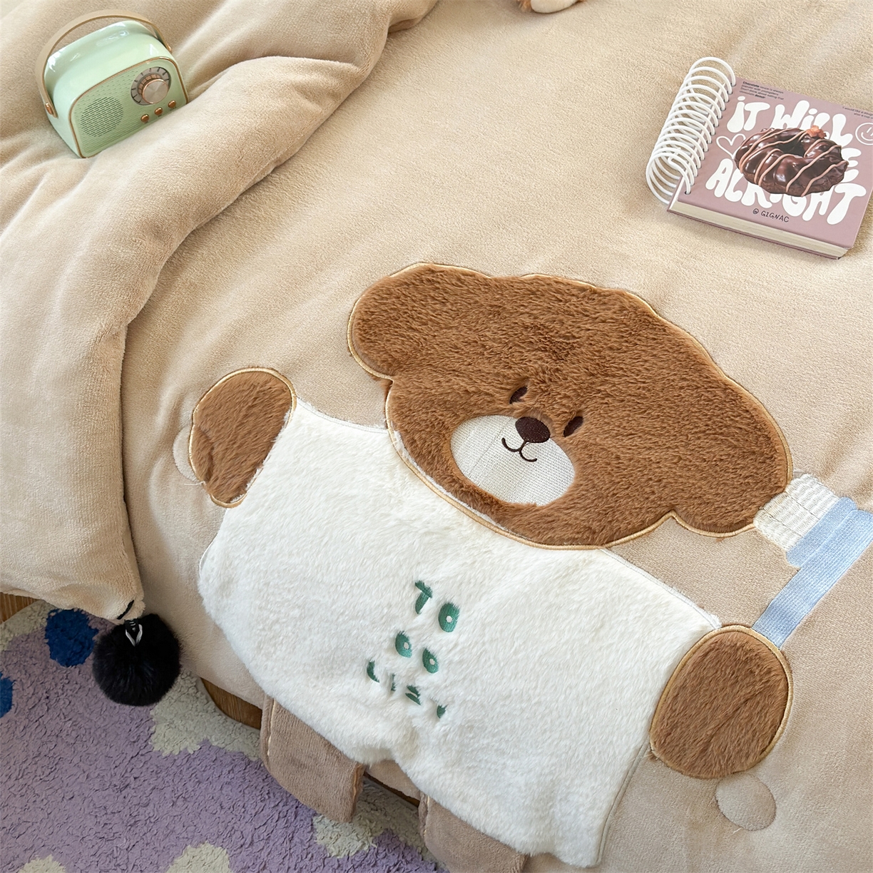 91家纺网 家纺一手货源 找家纺 暖生活 2025新款立体牛奶绒小毛球系列秋冬被被子被芯 牙刷小熊