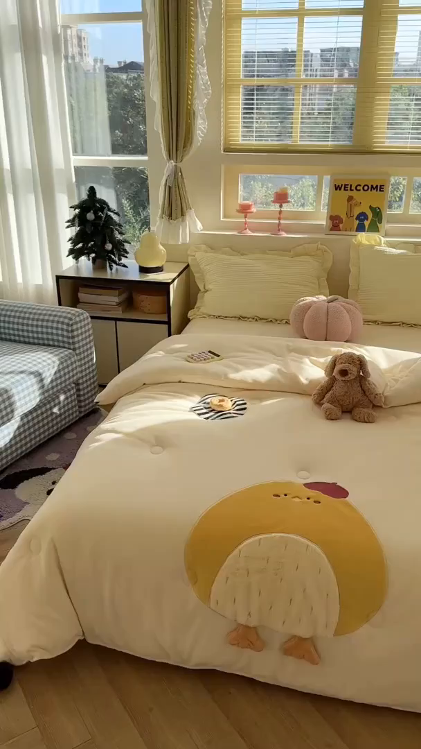 91家纺网 家纺一手货源 找家纺 暖生活 2025新款立体牛奶绒小毛球系列秋冬被被子被芯 小黄鸡