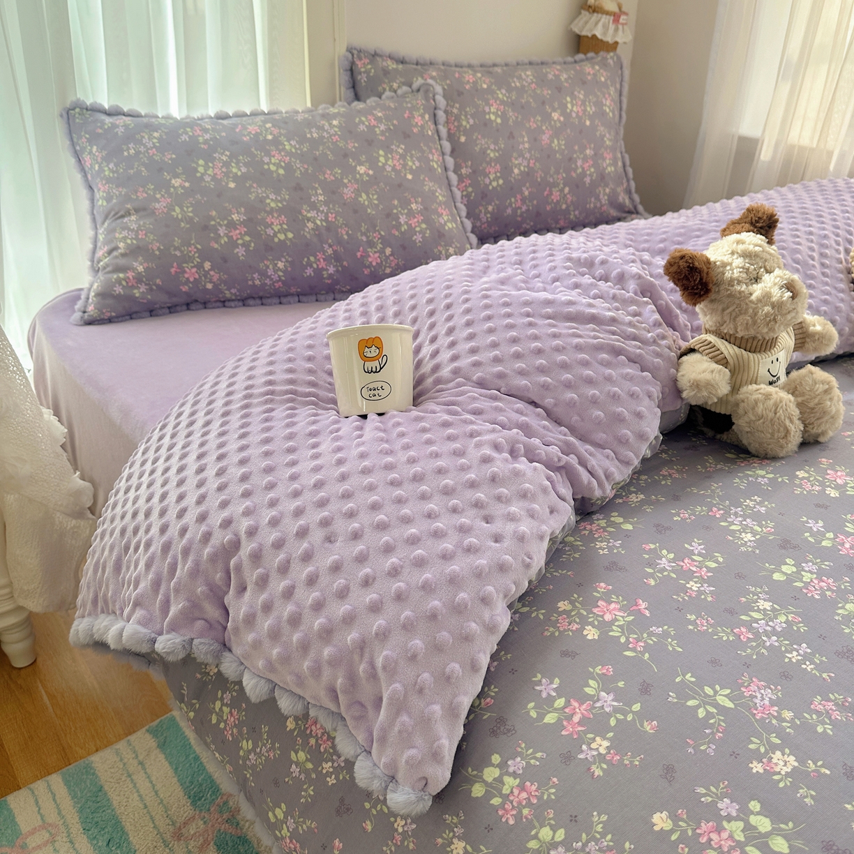 91家纺网 家纺一手货源 找家纺  Sweet dreams甜梦 2025新款A类双层纱豆豆绒棉加绒四件套 花梦时