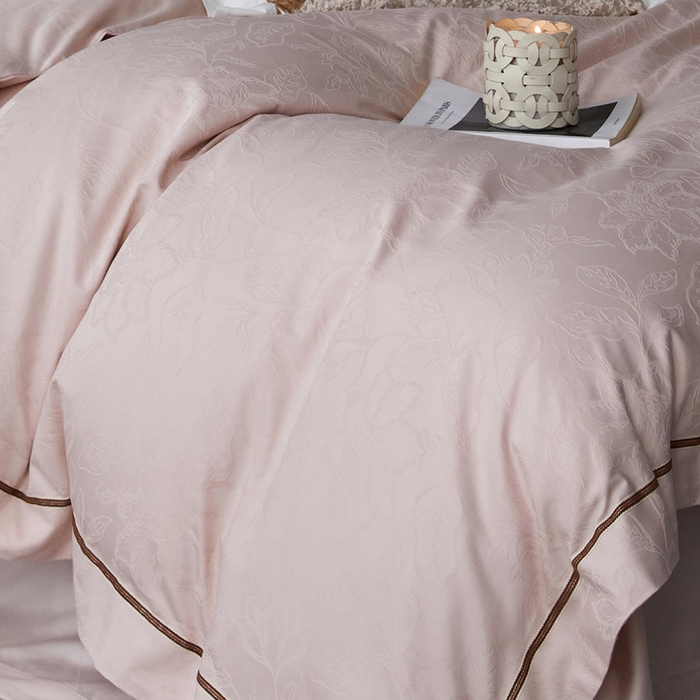 91家纺网 家纺一手货源 找家纺 琉宿家纺 2026新款长绒棉纯棉知性简雅肌理浮雕提花长绒棉四件套 奇妙之旅（玉）