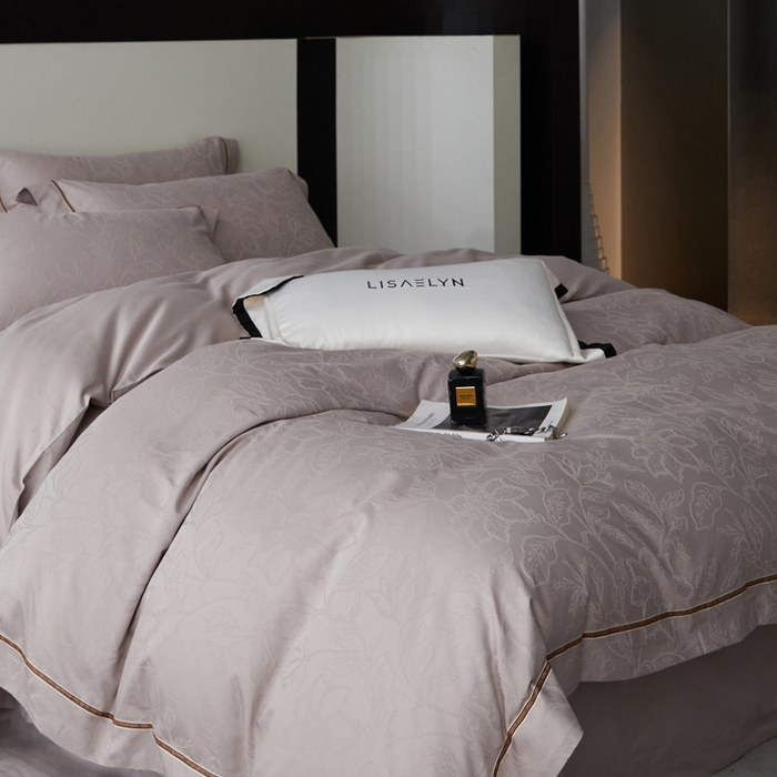 91家纺网 家纺一手货源 找家纺 琉宿家纺 2026新款长绒棉纯棉知性简雅肌理浮雕提花长绒棉四件套 奇妙之旅（灰）