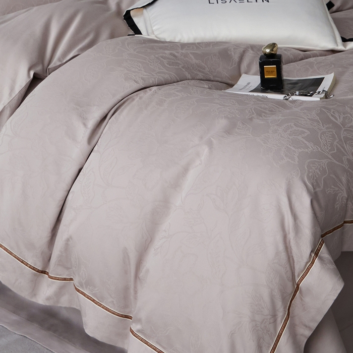 91家纺网 家纺一手货源 找家纺 琉宿家纺 2026新款长绒棉纯棉知性简雅肌理浮雕提花长绒棉四件套 奇妙之旅（灰）