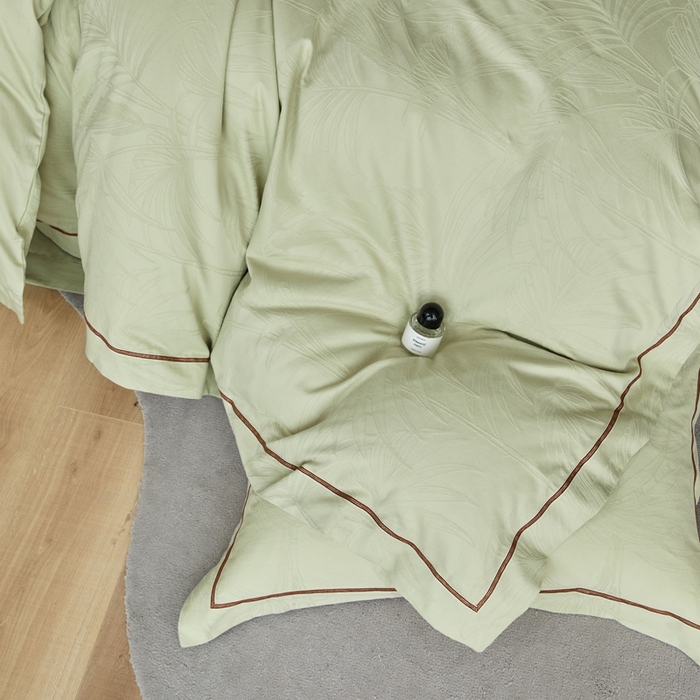 91家纺网 家纺一手货源 找家纺 琉宿家纺 2026新款长绒棉纯棉知性简雅肌理浮雕提花长绒棉四件套 绽放（绿）