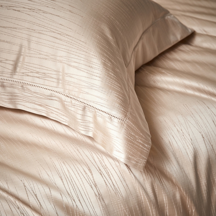 91家纺网 家纺一手货源 找家纺 琉宿家纺 2026新款臻丝高精密色织金银丝提花四件套 梦夏-香槟金