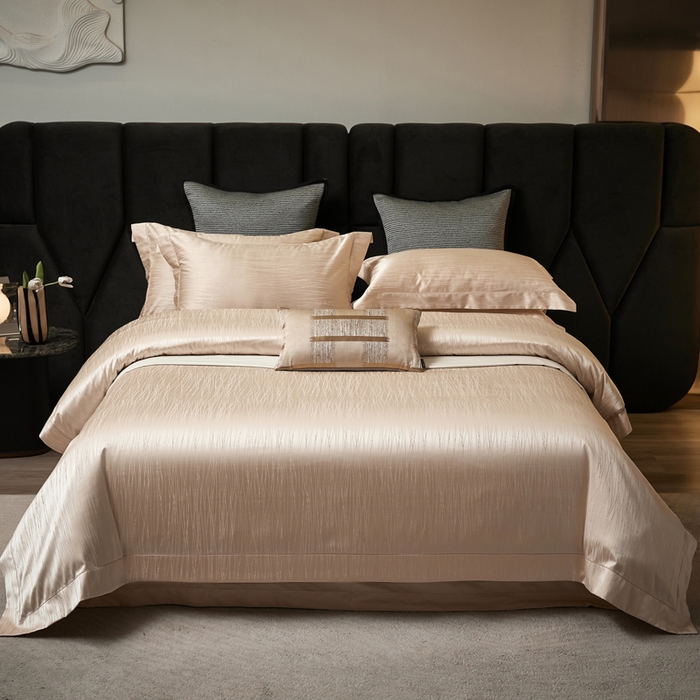 91家纺网 家纺一手货源 找家纺 琉宿家纺 2026新款臻丝高精密色织金银丝提花四件套 梦夏-香槟金