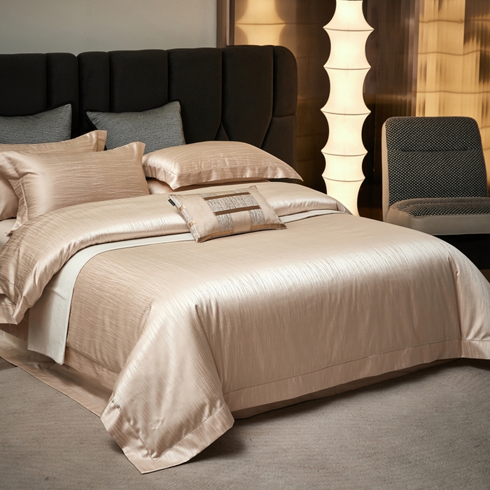 91家纺网 家纺一手货源 找家纺 琉宿家纺 2026新款臻丝高精密色织金银丝提花四件套 梦夏-香槟金