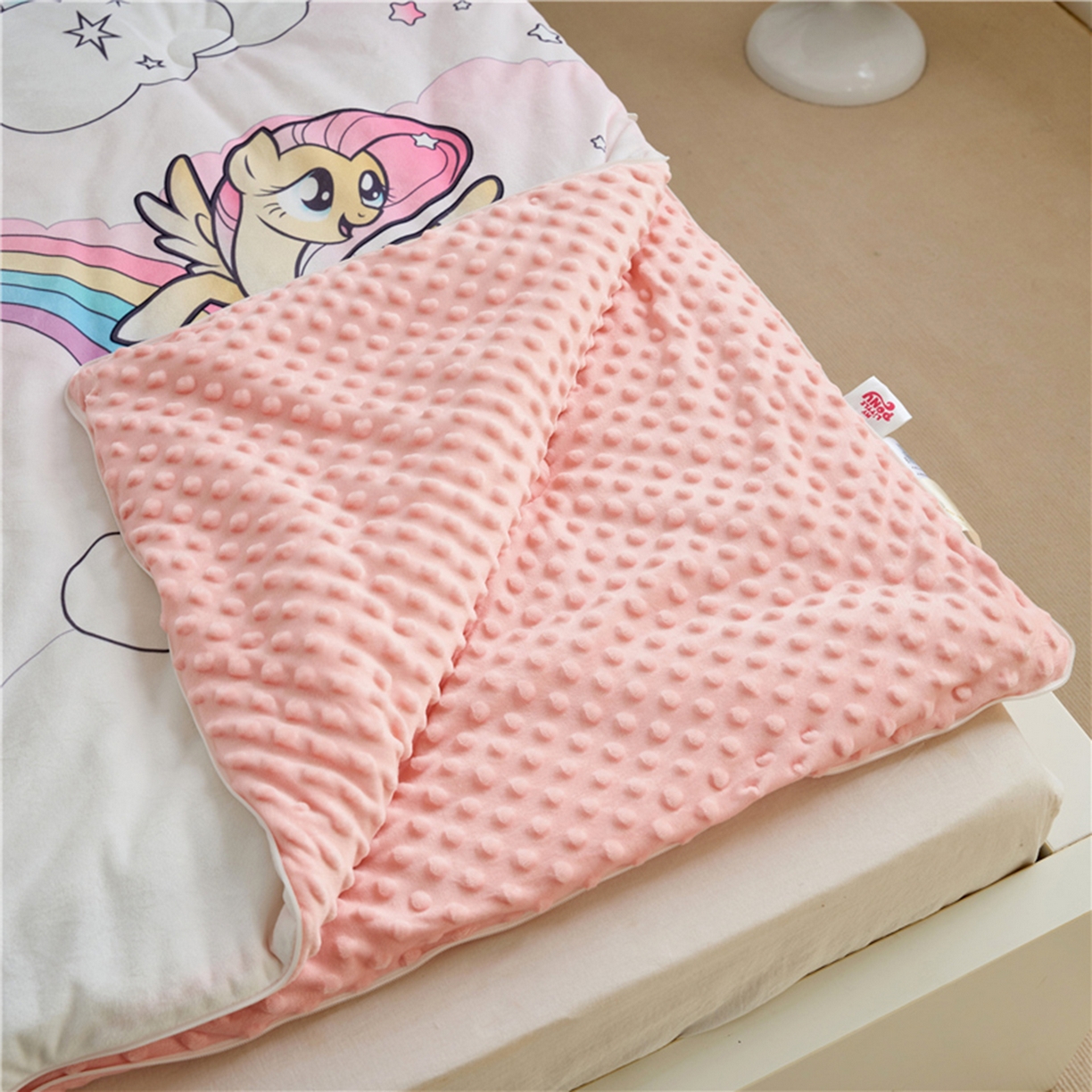 91家纺网 家纺一手货源 找家纺 百利卡通（原迪士尼家纺） 2025新款小马宝莉防踢被 云端城堡