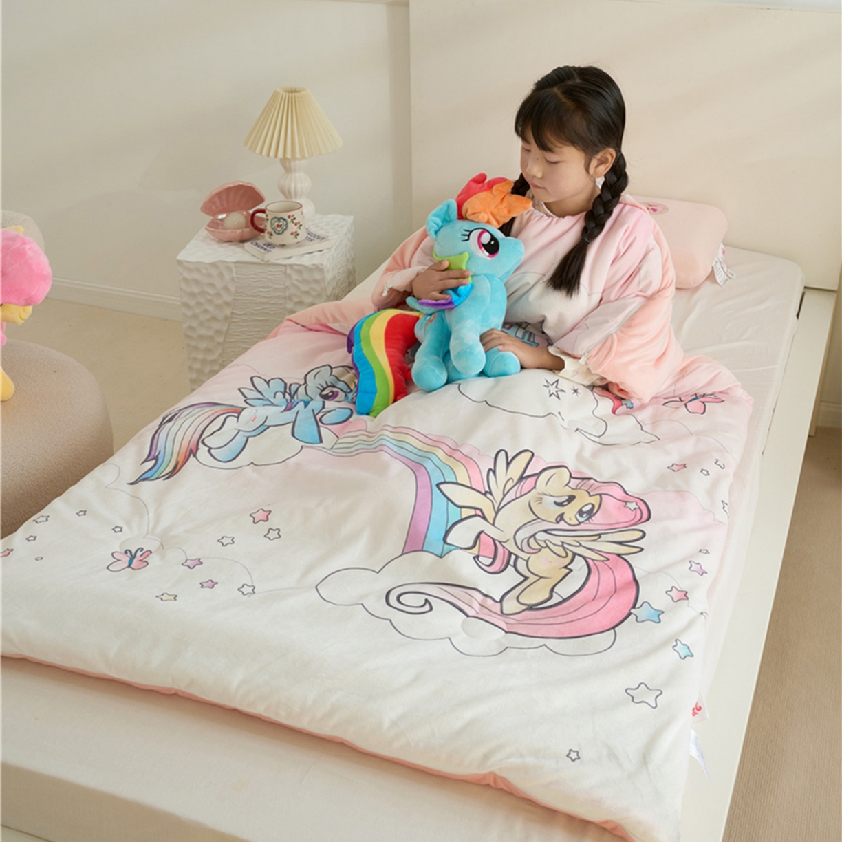 91家纺网 家纺一手货源 找家纺 百利卡通（原迪士尼家纺） 2025新款小马宝莉防踢被 云端城堡