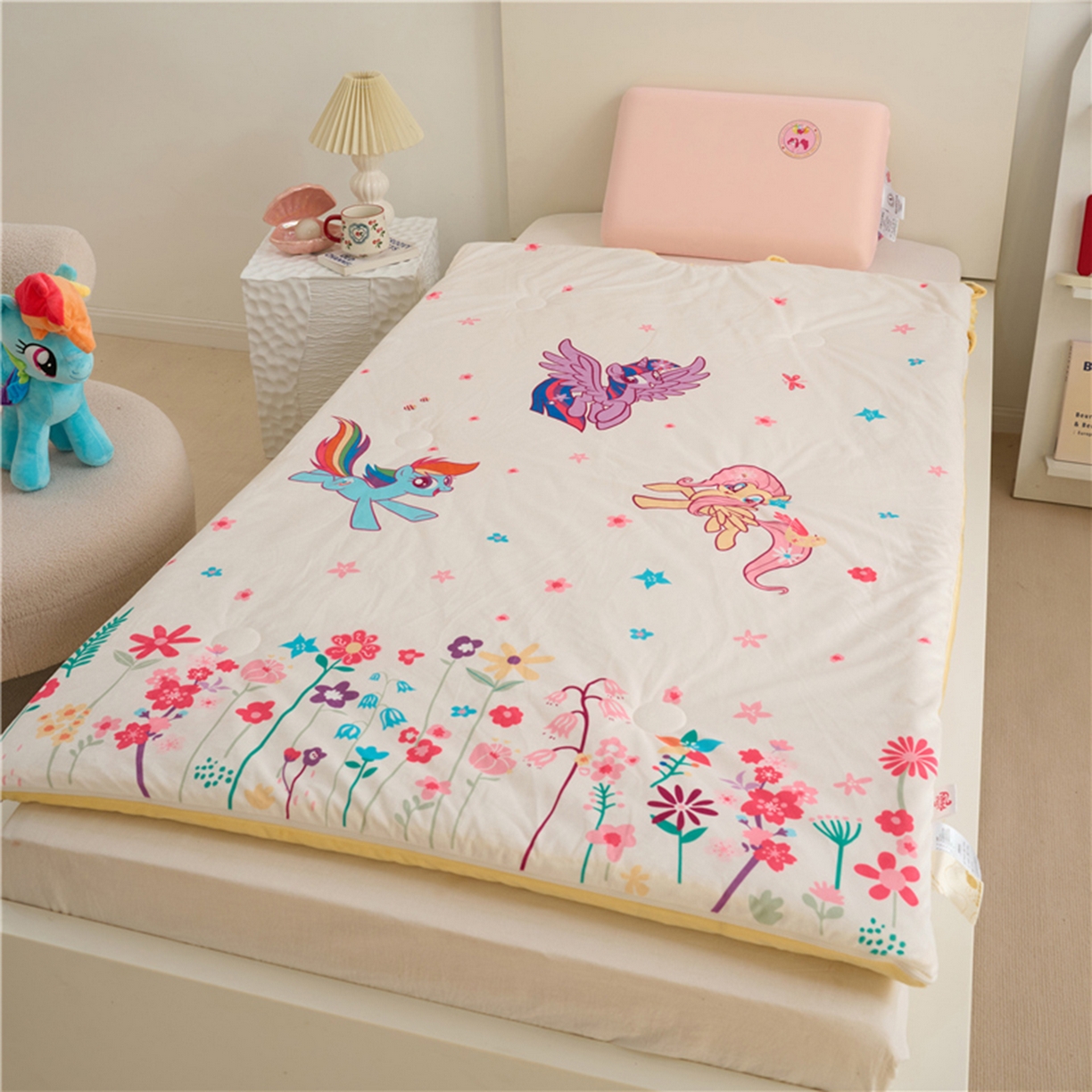 91家纺网 家纺一手货源 找家纺 百利卡通（原迪士尼家纺） 2025新款小马宝莉防踢被 花海奇趣