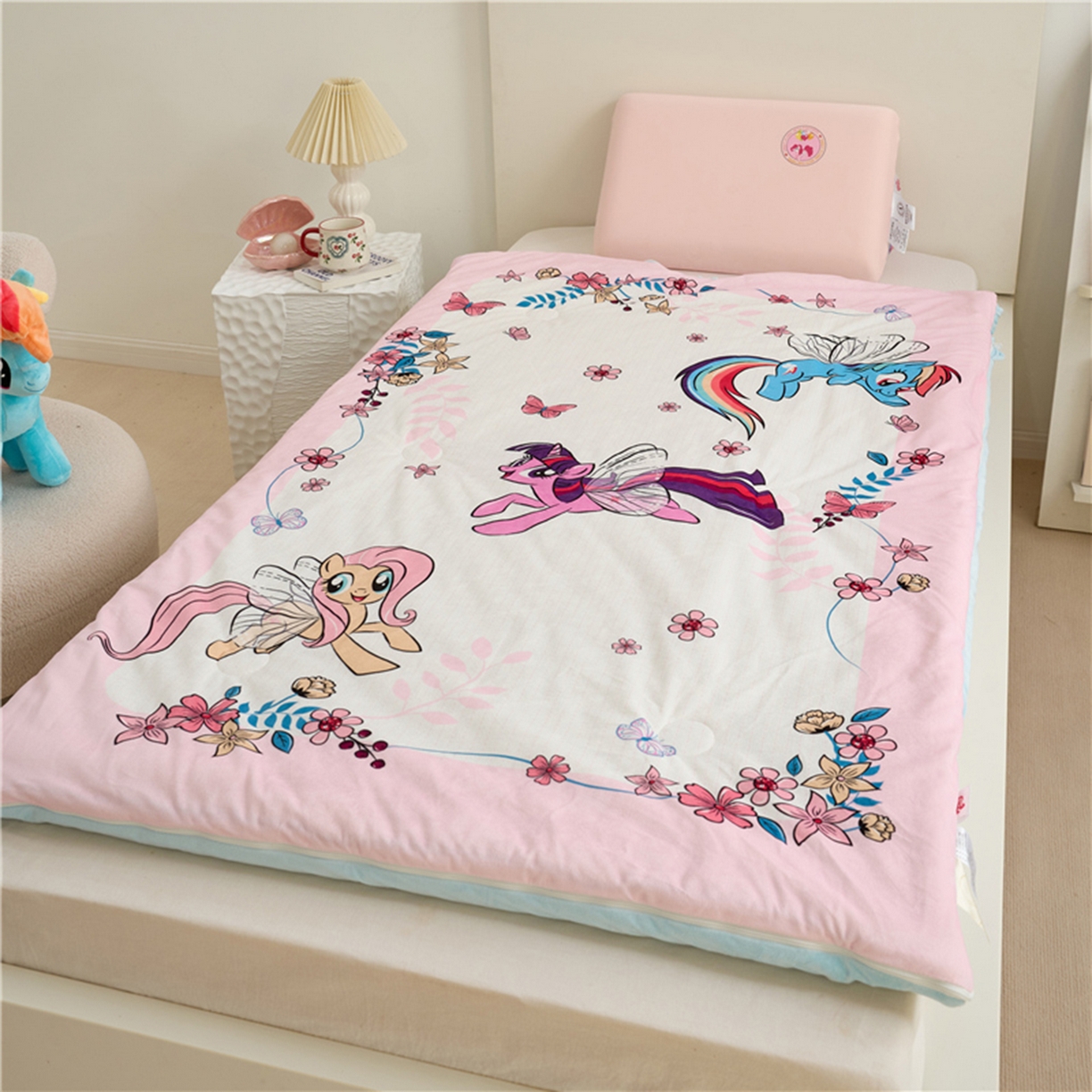 91家纺网 家纺一手货源 找家纺 百利卡通（原迪士尼家纺） 2025新款小马宝莉防踢被 花蝶秘境