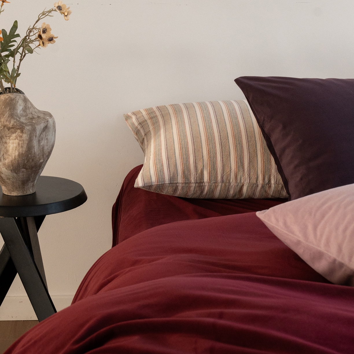 91家纺网 家纺一手货源 找家纺 例外 2025新款高克重天鹅绒四件套-时光里 时光里-酒红