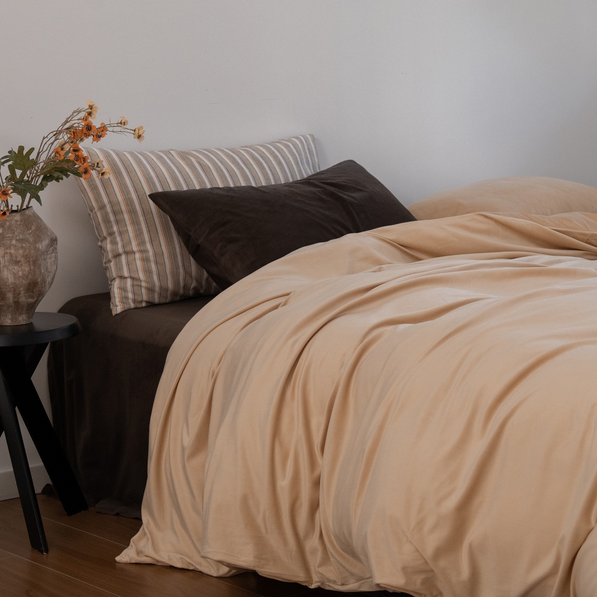 91家纺网 家纺一手货源 找家纺 例外 2025新款高克重天鹅绒四件套-时光里 时光里-奶茶