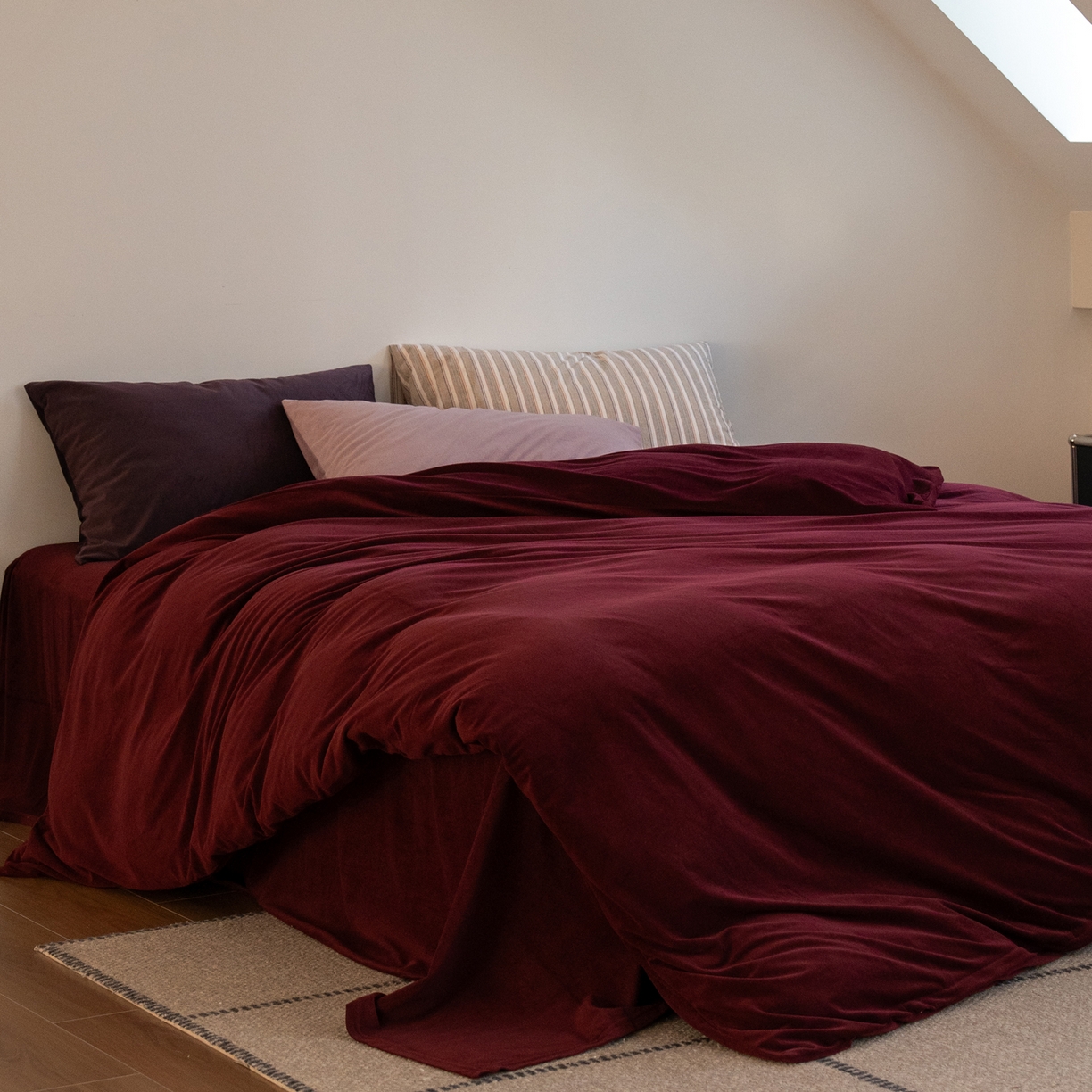 91家纺网 家纺一手货源 找家纺 例外 2025新款高克重天鹅绒四件套-时光里 时光里-酒红