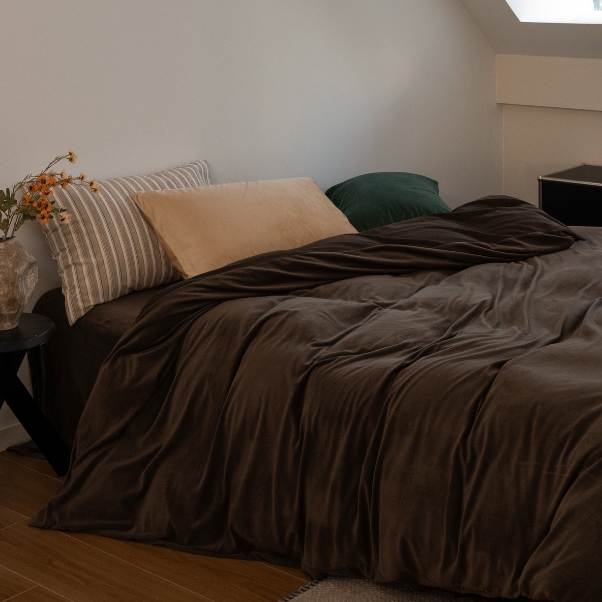 91家纺网 家纺一手货源 找家纺 例外 2025新款高克重天鹅绒四件套-时光里 时光里-咖