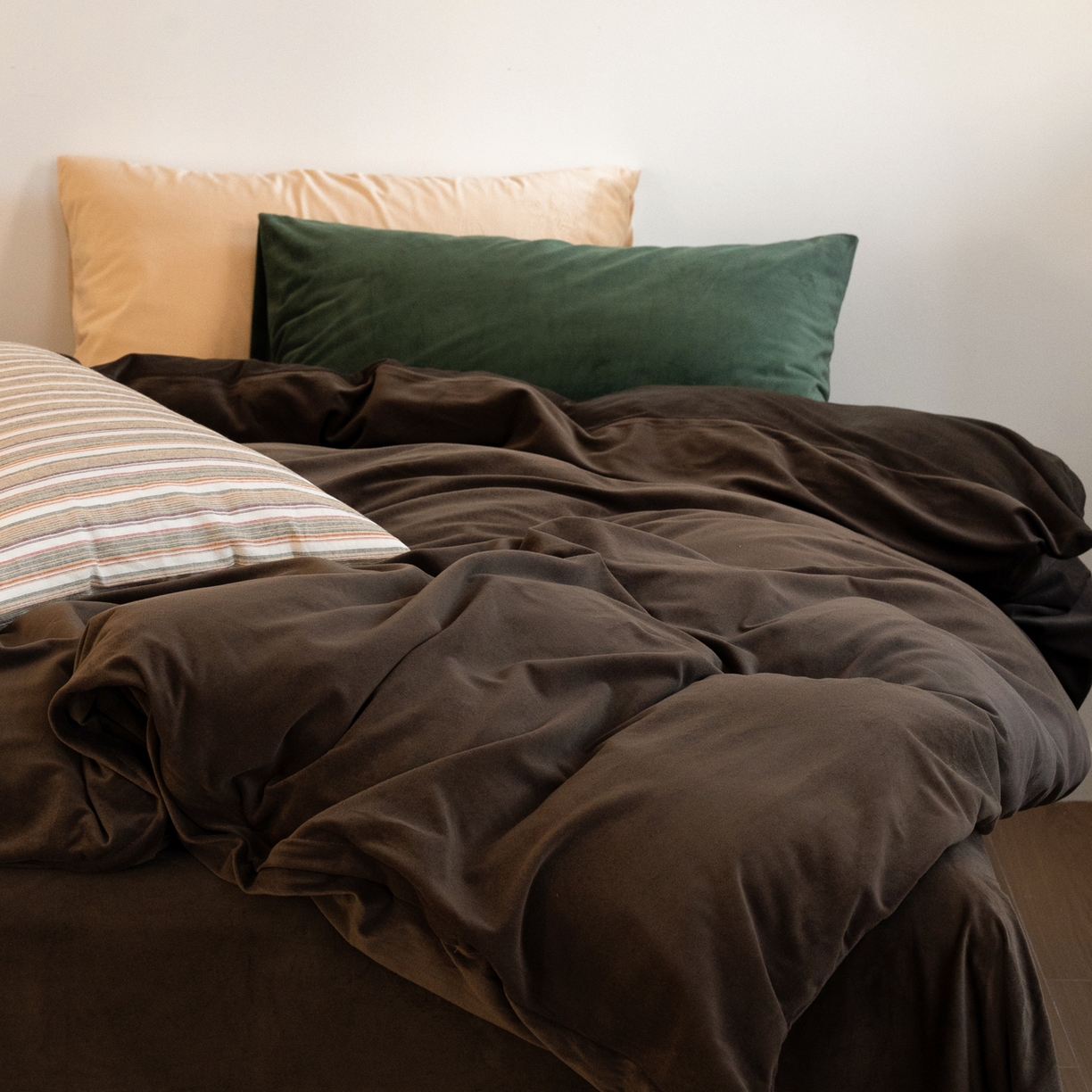 91家纺网 家纺一手货源 找家纺 例外 2025新款高克重天鹅绒四件套-时光里 时光里-咖