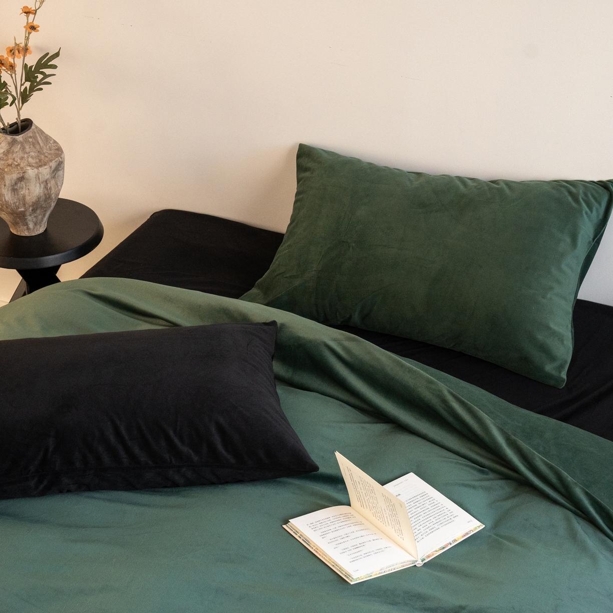 91家纺网 家纺一手货源 找家纺 例外 2025新款高克重天鹅绒四件套-时光里 时光里-墨绿