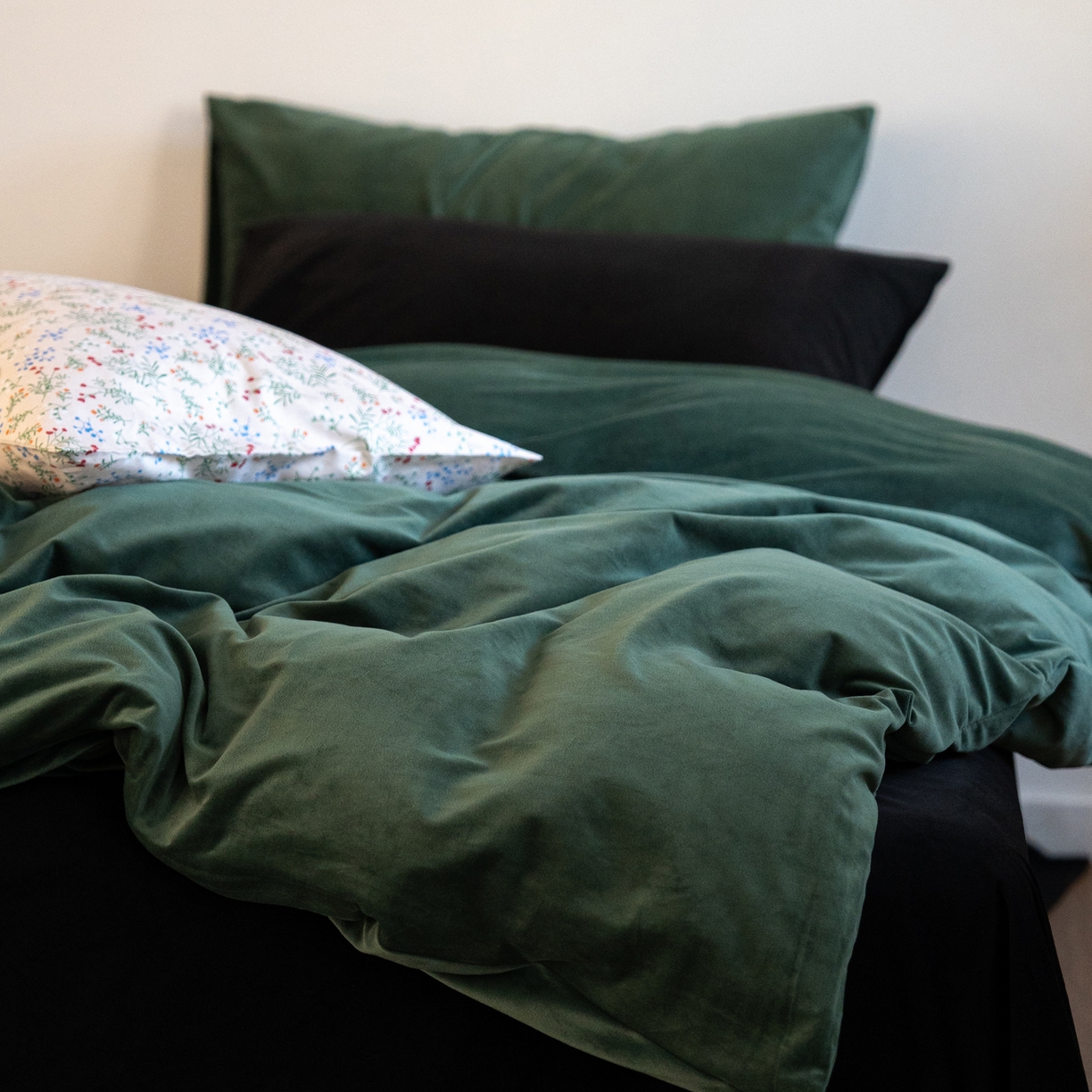 91家纺网 家纺一手货源 找家纺 例外 2025新款高克重天鹅绒四件套-时光里 时光里-墨绿