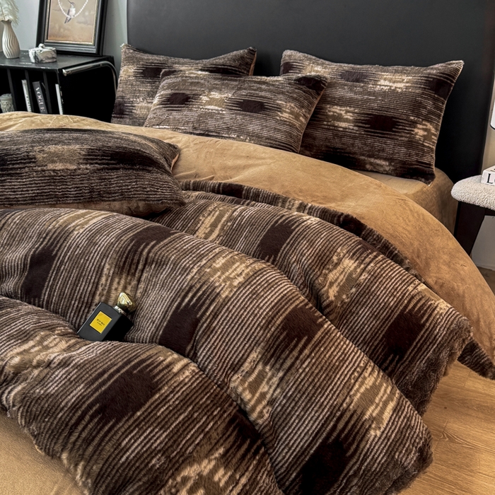 91家纺网 家纺一手货源 找家纺 乐窝家纺仓储 2025新款【8斤重】轻奢复古高克重美拉德兔兔绒牛奶绒床单款床笠款床盖款四件套单床单单被套枕套（日发50套优惠8元一套） 轮回