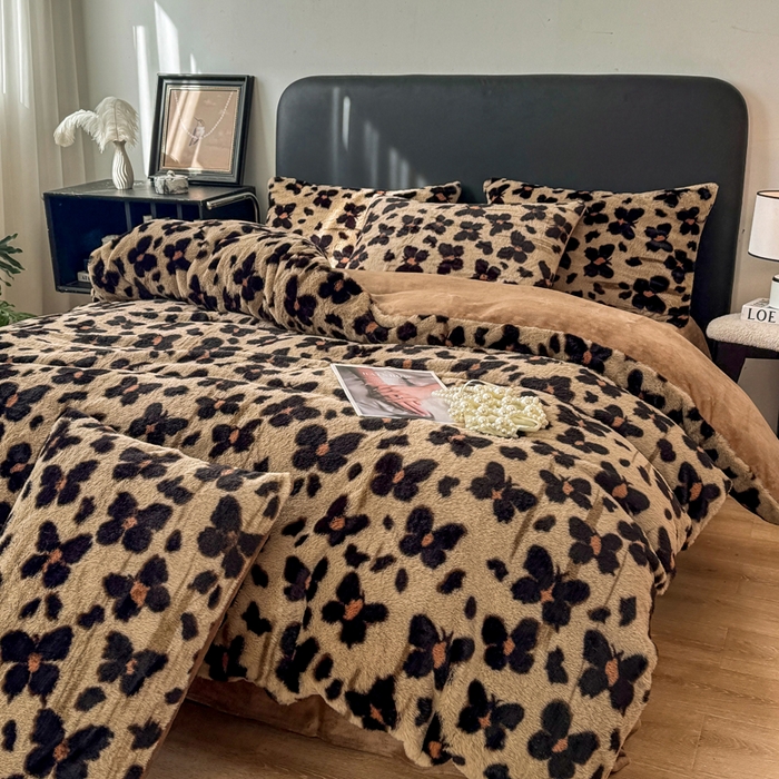 91家纺网 家纺一手货源 找家纺 乐窝家纺仓储 2025新款【8斤重】轻奢复古高克重美拉德兔兔绒牛奶绒床单款床笠款床盖款四件套单床单单被套枕套（日发50套优惠8元一套） 蝶舞