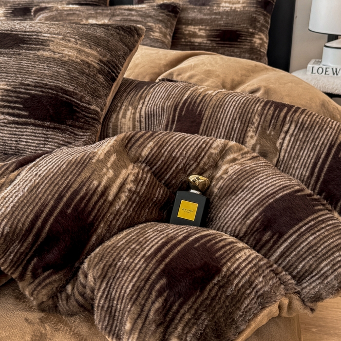 91家纺网 家纺一手货源 找家纺 乐窝家纺仓储 2025新款【8斤重】轻奢复古高克重美拉德兔兔绒牛奶绒床单款床笠款床盖款四件套单床单单被套枕套（日发50套优惠8元一套） 轮回