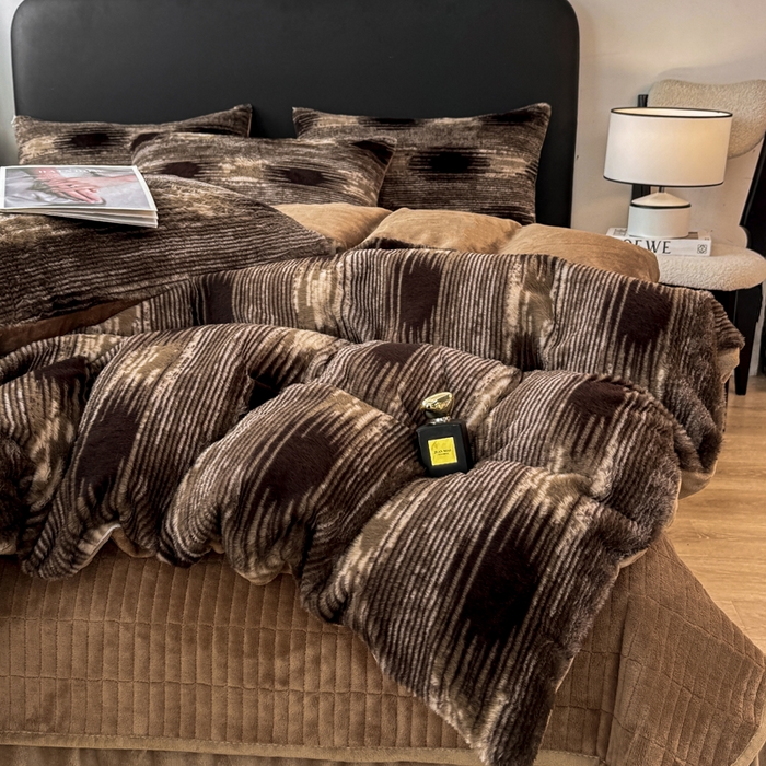 91家纺网 家纺一手货源 找家纺 乐窝家纺仓储 2025新款【8斤重】轻奢复古高克重美拉德兔兔绒牛奶绒床单款床笠款床盖款四件套单床单单被套枕套（日发50套优惠8元一套） 轮回